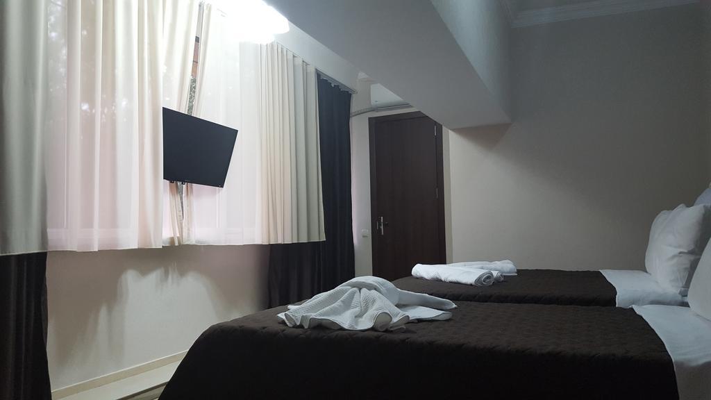 Nino'S Hotel On Tsamebuli Тбилиси Экстерьер фото