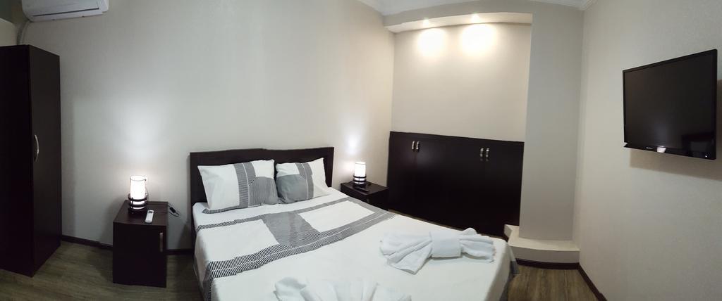 Nino'S Hotel On Tsamebuli Тбилиси Экстерьер фото
